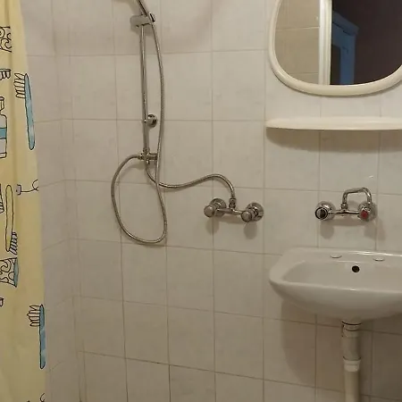 Quarto em Acomodações Particulares Goscinne U Basi